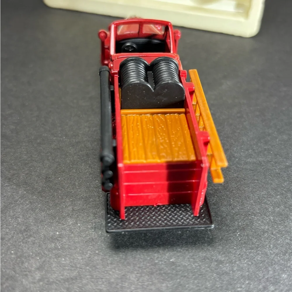 Readers Digest / GM 1939 Ward LaFrance Fire Truck 1999 New In Box‎